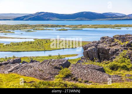 Blick auf den Thingvellir-Nationalpark in Island mit sonnigem Himmel im Sommer 2017 Stockfoto