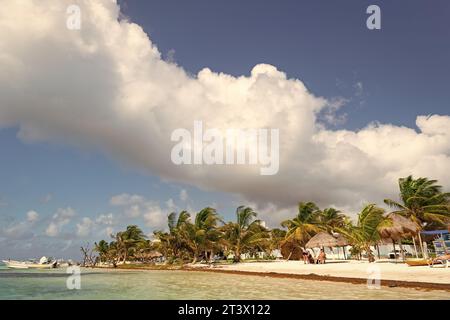 Costa Maya, Mexiko - 01. Februar 2016: Paradiesischer Strand im Sommer-Vacarion-Resort. Stockfoto