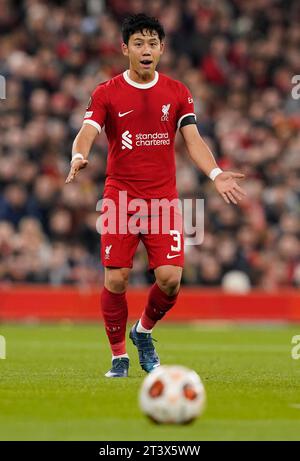 Liverpool, Großbritannien. Oktober 2023. Wataru Endo aus Liverpool während des Spiels der UEFA Europa League in Anfield, Liverpool. Der Bildnachweis sollte lauten: Andrew Yates/Sportimage Credit: Sportimage Ltd/Alamy Live News Stockfoto