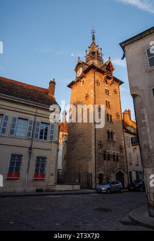 Historische Architektur auf den Straßen von Beaune, Frankreich. Stockfoto