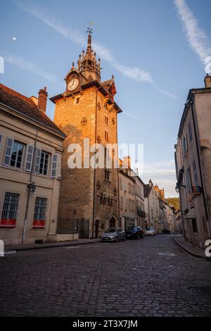 Historische Architektur auf den Straßen von Beaune, Frankreich. Stockfoto