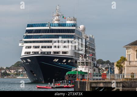 Kreuzfahrtschiff Azamara Journey liegt am Cobh Cruise Terminal, Hafen von Cork, Cobh, Irland. Stockfoto
