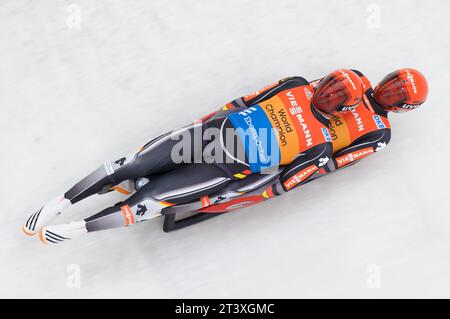 Tobias Wendl und Tobias Arlt Aktion Viessmann Rodel Welt Cup in Igls, Oesterreich am 28.11.2015 Stockfoto