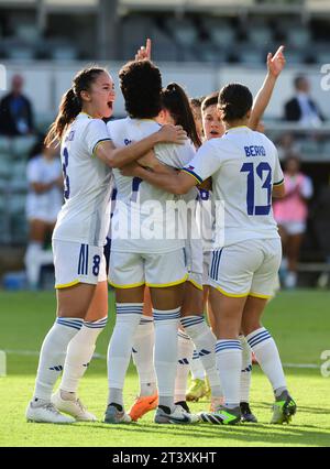 Perth, Australien. Oktober 2023. Die philippinische Frauenfußballmannschaft wird 2024 im Perth Rectangular Stadium beim Spiel der AFC Women's Soccer Olympic Qualifying Round 2 Group, Einem Spiel zwischen den Philippinen und Chinesisch Taipei, gesehen. Endpunktzahl Philippinen 4:1 Chinesisch Taipeh. (Foto: Luis Veniegra/SOPA Images/SIPA USA) Credit: SIPA USA/Alamy Live News Stockfoto