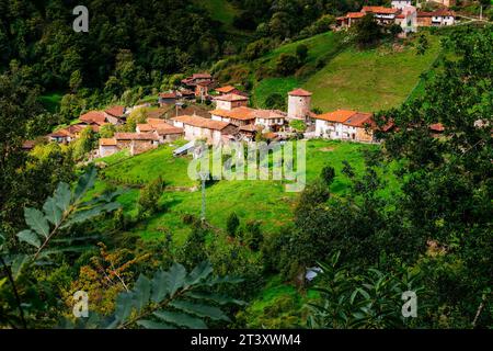 Bandujo - Banduxu ist eine von acht Gemeinden in Proaza, einer Gemeinde in der Provinz Asturien im Norden Spaniens. Band Stockfoto