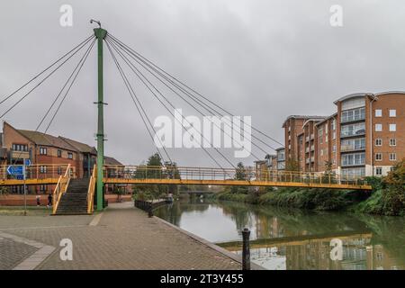 Die Wathen Wigg Foot Bridge über den Fluss Nene Town Centre, Northampton, England, Großbritannien Stockfoto