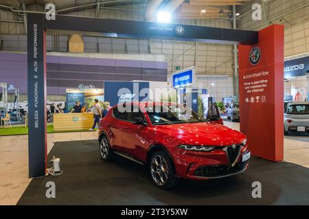 Alfa Romeo Tonale Elektrohybridwagen auf der ECAR SHOW - Hybrid and Electric Motor Show Stockfoto