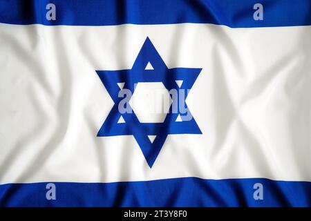 Die israelische Nationalflagge winkt im Wind Stockfoto
