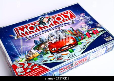 Monopoly die hier and Now Limited Edition des beliebten Brettspiels Stockfoto