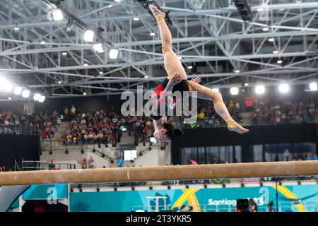 23. Oktober 2023: Ava Stewart aus Kanada (14) tritt auf BEAM beim Womenâ All-Around-Finale der künstlerischen Turnen bei den Santiago 2023 Pan American Games im Centro de Deportes Colectivos in Santiago, Chile, an. Daniel Lea/CSM (Kreditbild: © Daniel Lea/Cal Sport Media) Stockfoto