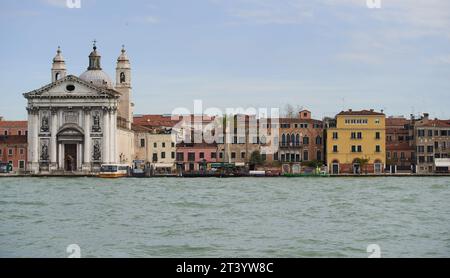 Kirche St. Maria vom Rosenkranz (italienisch: Chiesa di Santa Maria del Rosario, bekannt als I Gesuati) auf der Insel Guidecca in Venedig. VENEDIG - 5. MAI 2019 Stockfoto