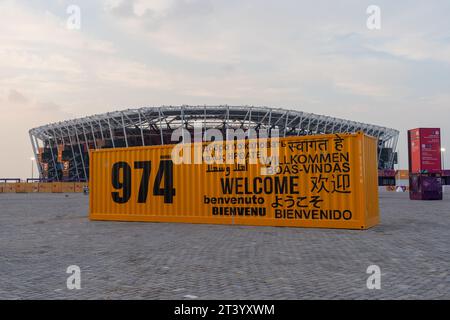 Doha, Katar - 10. Dezember 2022: Das Stadion 974, früher Ras Abu Aboud Stadium, ist ein Fußballstadion, das in Doha, Katar, für die 202er Jahre gebaut wurde Stockfoto