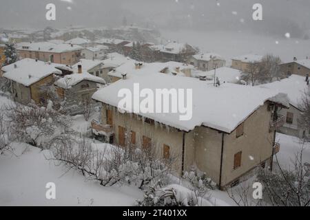 Immagine della storica nevicata del 2012 nel Montefeltro Stockfoto