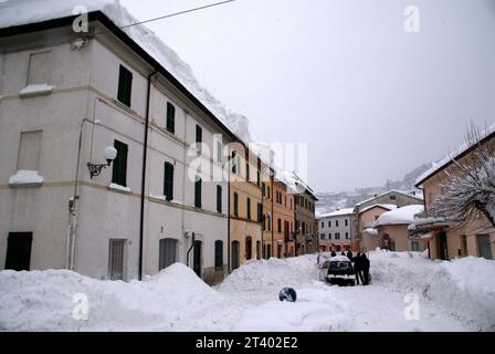 Immagine della storica nevicata del 2012 nel Montefeltro Stockfoto