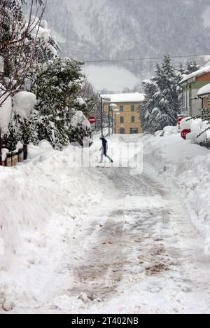 Immagine della storica nevicata del 2012 nel Montefeltro Stockfoto