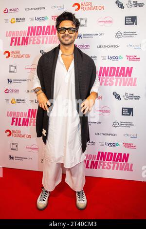 London Indian Film Festival 2023 – Aparshakti Khurana auf dem roten Teppich für die Filmvorführung Berlin Stockfoto