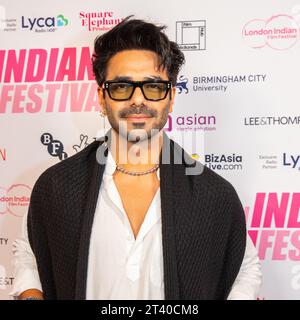 London Indian Film Festival 2023 – Aparshakti Khurana auf dem roten Teppich für die Filmvorführung Berlin Stockfoto