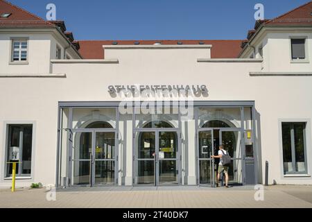 Studentenhaus Studierendenwerk, Karlsruher Institut für Technologie KIT, Adenauerring, Campus Süd, Karlsruhe, Baden-Württemberg, Deutschland *** Studierendenwerk, Karlsruher Institut für Technologie KIT, Adenauerring, Campus Süd, Karlsruhe, Baden Württemberg, Deutschland Credit: Imago/Alamy Live News Stockfoto