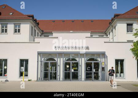 Studentenhaus Studierendenwerk, Karlsruher Institut für Technologie KIT, Adenauerring, Campus Süd, Karlsruhe, Baden-Württemberg, Deutschland *** Studierendenwerk, Karlsruher Institut für Technologie KIT, Adenauerring, Campus Süd, Karlsruhe, Baden Württemberg, Deutschland Credit: Imago/Alamy Live News Stockfoto