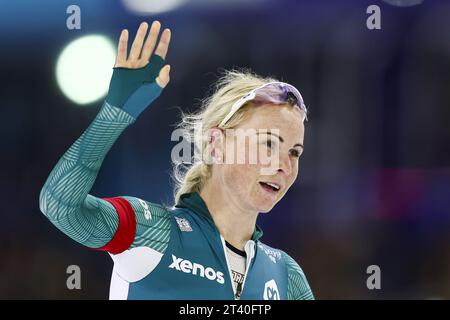 HEERENVEEN - Marijke Groenewoud reagiert auf die 1.500 m langen Damen im Eisstadion Thialf. Die lange Rennsaison beginnt mit diesem dreitägigen Qualifikationsturnier für die Weltmeisterschaft. ANP VINCENT JANNINK Stockfoto