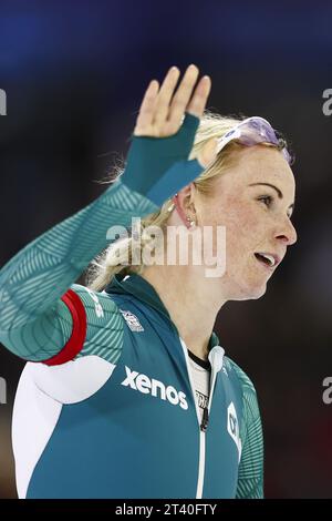 HEERENVEEN - Marijke Groenewoud reagiert auf die 1.500 m langen Damen im Eisstadion Thialf. Die lange Rennsaison beginnt mit diesem dreitägigen Qualifikationsturnier für die Weltmeisterschaft. ANP VINCENT JANNINK Stockfoto
