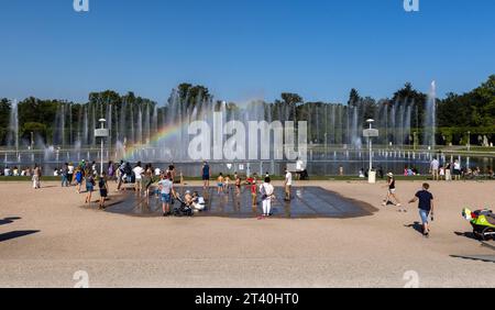 Polen, Breslau, auf dem Foto Blick von der Jahrhunderthalle auf den größten polnischen Springbrunnen *** 10 09 2023, Poland. September 2023. Breslau, auf dem Foto von der Centennial Hall zum größten polnischen Brunnen Credit: Imago/Alamy Live News Stockfoto