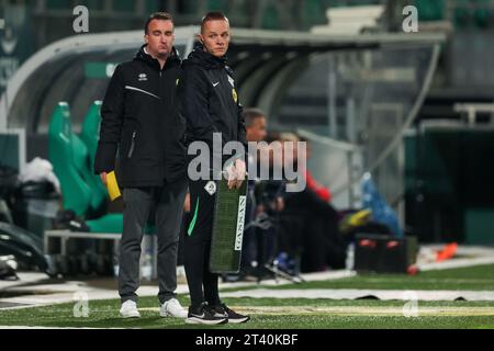 Den Haag, Niederlande. Oktober 2023. DEN HAAG, NIEDERLANDE - 27. OKTOBER: Der vierte offizielle Niels Boel während des niederländischen Keuken Kampioen Divisie-Spiels zwischen ADO den Haag und VVV Venlo im Bingoal Stadion am 27. Oktober 2023 in den Haag, Niederlande. (Foto von Hans van der Valk/Orange Pictures) Credit: Orange Pics BV/Alamy Live News Stockfoto