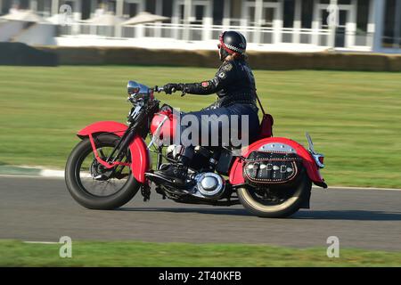 1942 Harley Davidson, Track Parade - Motorcycle Celebration, ca. 200 Motorräder auf den Runden der Morgenparade, einschließlich Beiwagen-Outfits und Motor Stockfoto