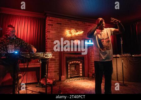 Rodney P und DJ Skitz mit Unterstützung von DjNikNak treten dienstags am 24. Oktober im Domino auf. In Zusammenarbeit mit Hennessy Stockfoto