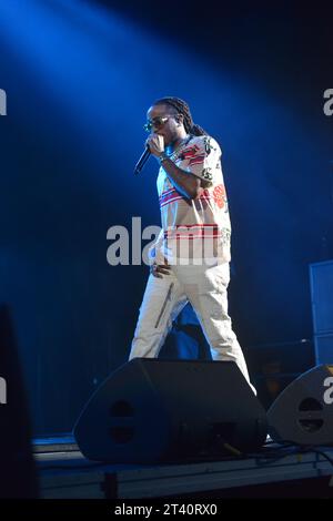 Coral Gables, USA. Oktober 2023. CORAL GABLES, FLORIDA - 26. OKTOBER: Rapper Quavo tritt live auf der Bühne während des Homecoming-Konzerts der University of Miami am 26. Oktober 2023 im Watsco Center in Coral Gables, Florida auf. (Foto: JL/SIPA USA) Credit: SIPA USA/Alamy Live News Stockfoto