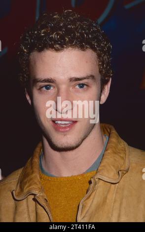 Justin Timberlake von NSYNC nimmt an der Eröffnung des Planet Hollywood Times Square in New York City am 13. November 2000 Teil. Foto: Henry McGee/MediaPunch Stockfoto