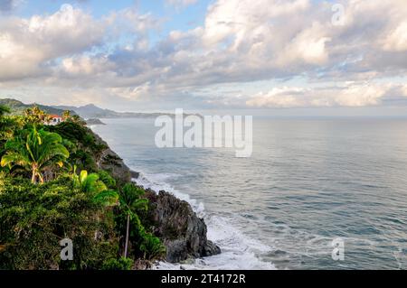 Steilküste an der Riviera Nayarit, nördlich von Puerto Vallarta, Mexiko. Stockfoto