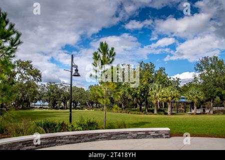 Bradenton, Florida, Manatee County – Szenen rund um den Bradenton Riverwalk. Promenade, Parks, Manatee River, Piers. Stockfoto