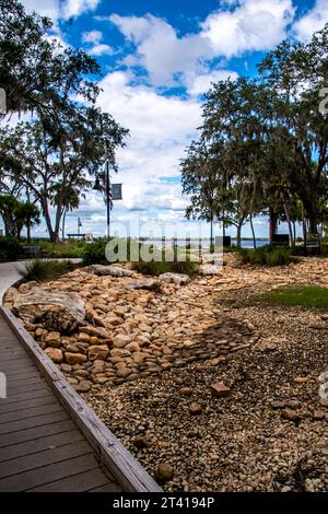 Bradenton, Florida, Manatee County – Szenen rund um den Bradenton Riverwalk. Promenade, Parks, Manatee River, Piers. Stockfoto