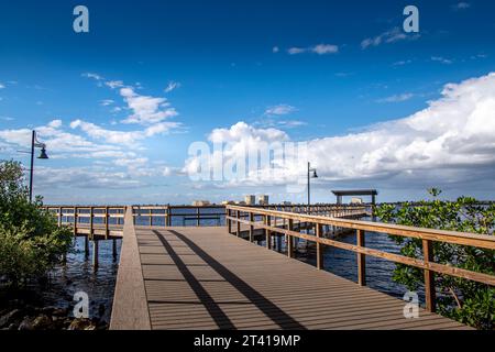 Bradenton, Florida, Manatee County – Szenen rund um den Bradenton Riverwalk. Promenade, Parks, Manatee River, Piers. Stockfoto