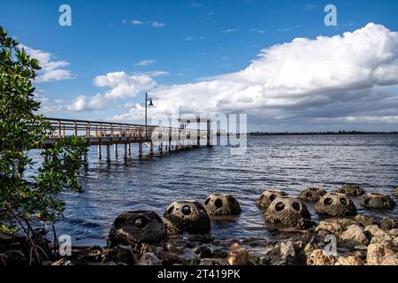 Bradenton, Florida, Manatee County – Szenen rund um den Bradenton Riverwalk. Promenade, Parks, Manatee River, Piers. Stockfoto