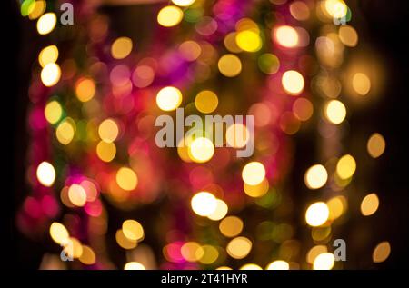 Abstrakt festlich eleganter Hintergrund mit verschwommenem Bokeh Lichter und Sterne Textur Stockfoto