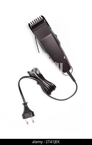 Professioneller Haarschneider isoliert auf weißem Hintergrund. Draufsicht auf den elektrischen schwarzen Haarschneider, Nahaufnahme Stockfoto