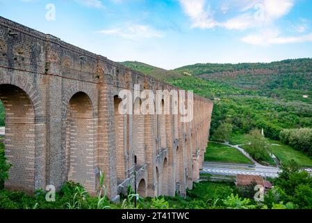 Aquädukt von Vanvitelli - Italien Stockfoto