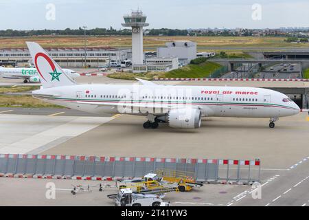 Royal Air Maroc Boeing 787-8 Flugzeugtaxifahrt. Flugzeug B787 von RAM (Royal Air maroc). Flugzeug 787 Dreamliner. Stockfoto