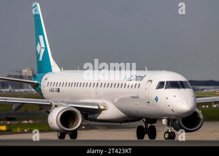 Flugzeuge auf der Start- und Landebahn, I-ADJO, Airline AIR DOLOMITI, EMBRAER ERJ-195, Fraport Airport, Frankfurt am Main, Hessen, Deutschland Stockfoto