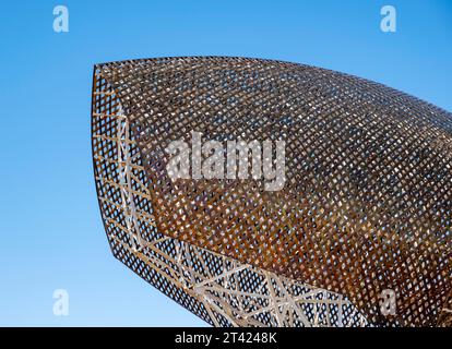 Peix d'Or, Goldfisch-Skulptur entworfen von Frank Gehry, Barceloneta, Barcelona, Spanien Stockfoto