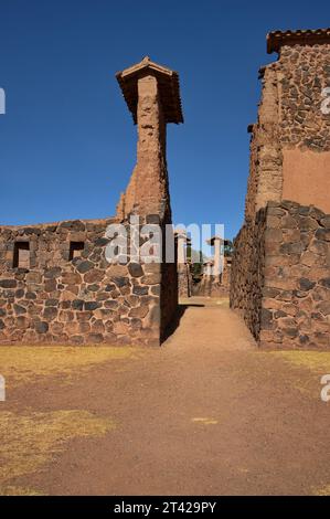 Archäologischer Park „Wiracocha“ in Raqchi Ruinen Stockfoto