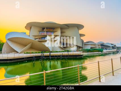 Nationalmuseum von Katar und Innenhof im Freien in Doha, Katar Stockfoto