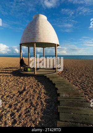 Der Jelly Mould Pavilion Folkestone Beach. Stockfoto