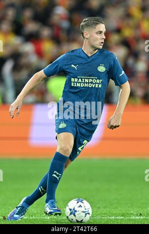 Joey Veerman (23) aus Eindhoven, das am 3. Spieltag der UEFA Champions League in der Gruppe B in der Saison 2023-2024 zwischen Racing Club de Lens und PSV Eindhoven am 24. Oktober 2023 in Lens, Frankreich, gezeigt wurde. (Foto von David Catry / sportpix ) Stockfoto