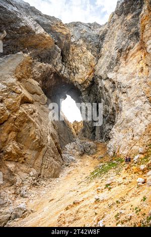 Prisojnik oder Prisank-Fenster. Das große Felsenfenster in den Alpen, Triglav Nationalpark, Julische Alpen, Slowenien Stockfoto