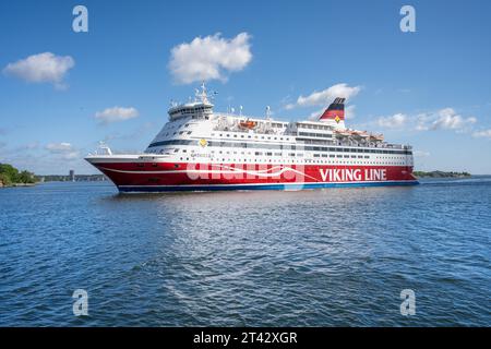 STOCKHOLM, SCHWEDEN - 12. JUNI 2022: Kreuzfahrt der MS Gabrialla bei Stockholm auf einer Strecke zwischen Helsinki und Stockholm für die Viking Line. Stockfoto