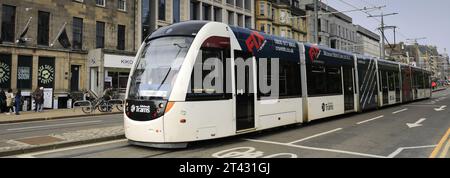 Eine der Straßenbahnen in Edinburgh, Edinburgh City Centre, Schottland, UK Stockfoto