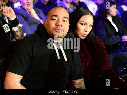 **DATEIFOTO** DJ Envy in Verbindung mit dem mutmaßlichen Angeklagten Ponzi Schemer. NEW YORK, NY: DJ Envy und Ehefrau Gia nehmen am 9. Januar 2015 an der Throne Boxing Fight Night 2015 im Theater at Madison Square Garden Teil. Copyright: XHarryxPluviose/MediaPunchx Stockfoto